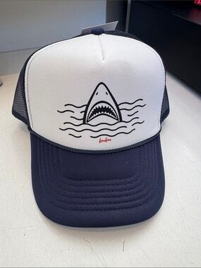 Kids Large Shark Trucker Hat – White and Navy bubu